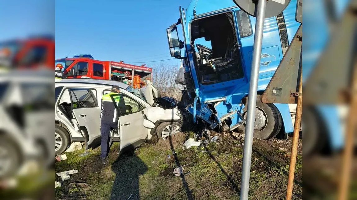 Accident mortal în Brăila: un autoturism și un TIR s-au ciocnit frontal. Două femei și-au pierdut viața, un bărbat a fost grav rănit