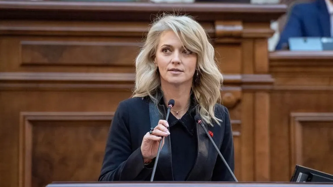 Au venit pedepsele pentru parlamentarii care au făcut scandal la votul privind folosirea bazei de la Kogălniceanu de forţele SUA. 50% din salariu tăiat pentru 3 luni