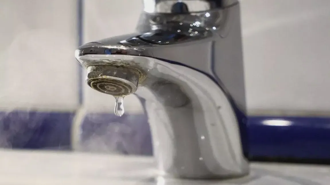 Termoenergetica a început să returneze banii blocurilor din capitală care nu au primit căldură şi apă caldă, deşi le-au plătit. Ce trebuie să facă bucureştenii pentru a le fi decontate facturile