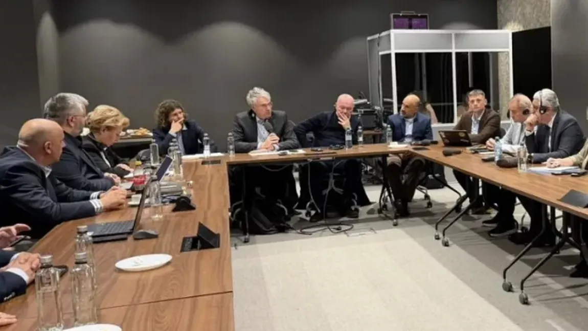 Trei coloşi din domeniul bancar s-au retras din structura patronală reprezentativă. Peste 30.000 de angajaţi riscă să rămână fără contract colectiv de muncă