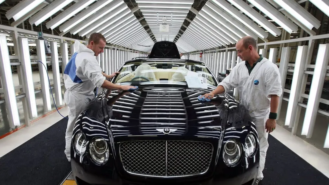 Bentley urmează să facă sute de restructurări. Problemele cu care se confruntă producătorul de automobile de lux