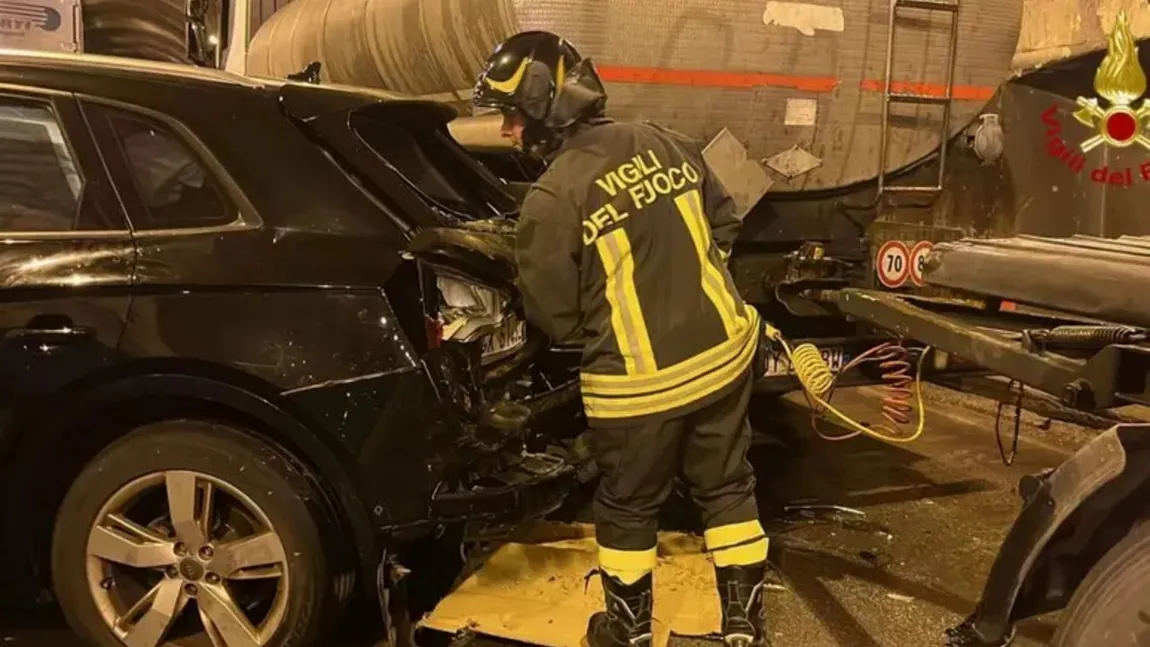 Carambol cu 80 de mașini într-un tunel din Italia. Un tronson de 40 de kilometri de autostradă a fost închis
