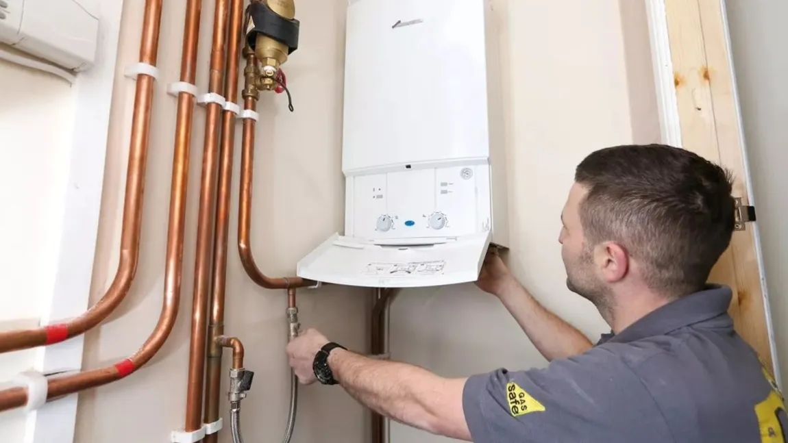 Amendă de până la 3.000 de lei pentru românii de la bloc care au centrală. Greșeala care îi poate costa scump