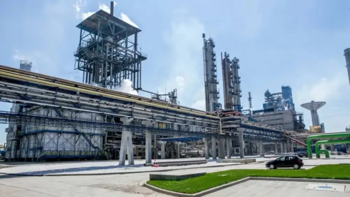 Un combinat simbol a industriei românești bagă în șomaj 2.500 de oameni! Ce compensații vor primi aceștia