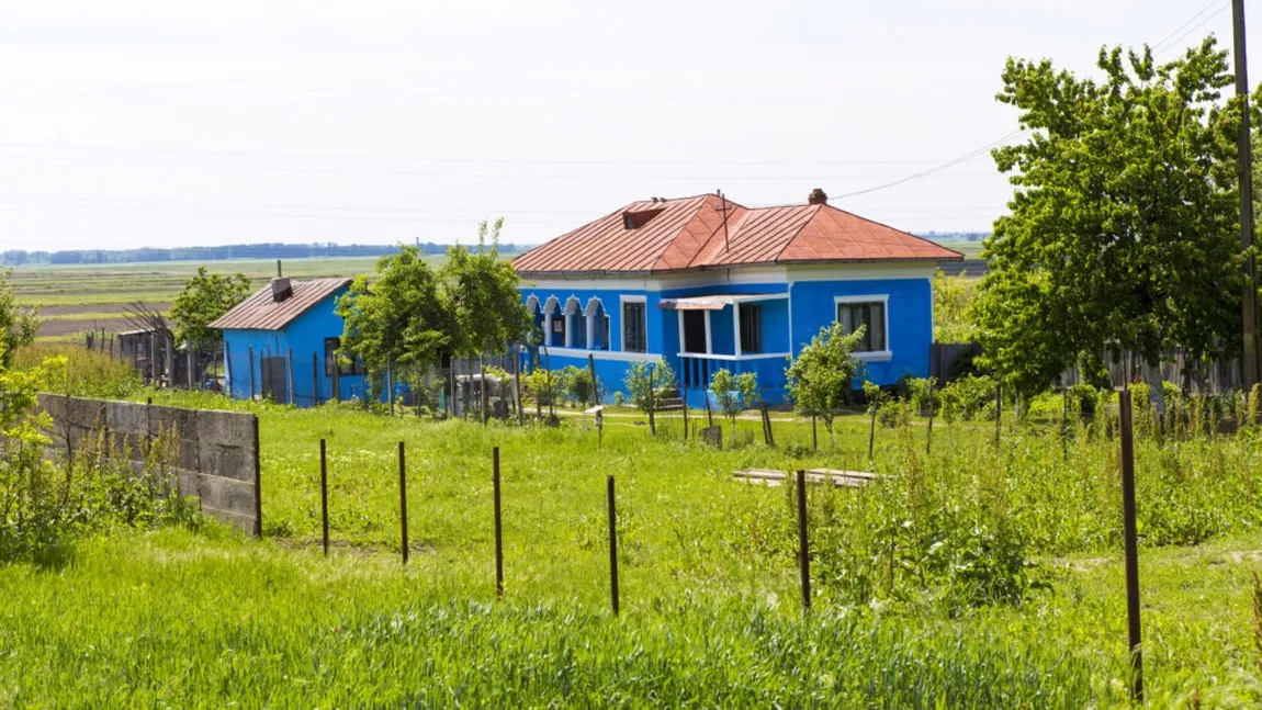 Lege drastică pentru românii care stau la curte. Fapta care le poate aduce o amendă imensă sau chiar închisoarea! 