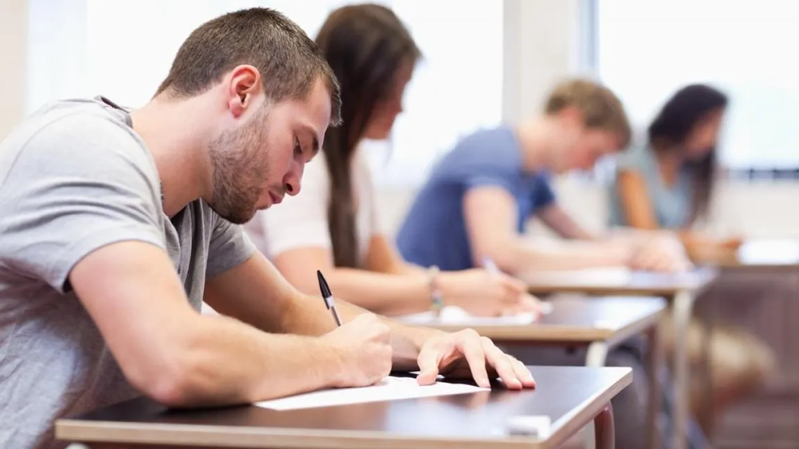 Poți primi alocația chiar dacă ai peste 18 ani. Unde se depun cererile, ce copii au acest drept și pâna la ce vârstă se acordă