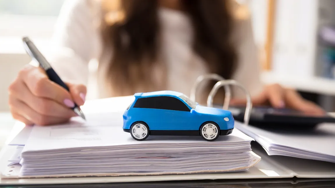 Ai vândut mașina? Iată cum te asiguri că nu mai ești „bun de plată”. Tot ce trebuie să știi despre radierea fiscală în 2026