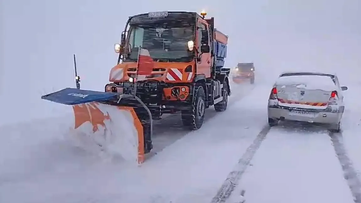 Ciclon cu vreme extremă în România, a fost emis şi Ro-Alert. Ninge viscolit ca în toiul iernii la munte, ploi și vijelii în multe zone. Vântul suflă cu până la 120 km/h la munte