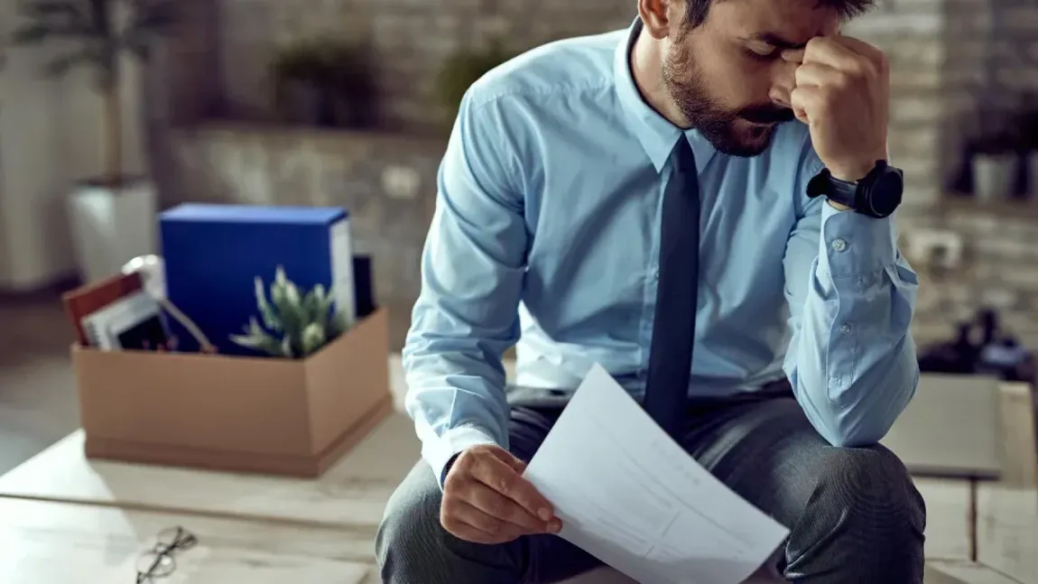 Legea care încurajează antreprenorii români să angajeze şomeri a fost schimbată. Care sunt noile prevederi şi cum va fi afectată piaţa muncii