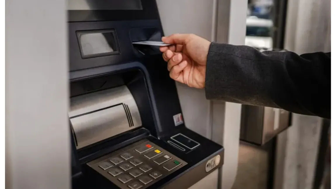 Veste proastă pentru 8 milioane de români, le-au dispărut bani din cont în luna martie