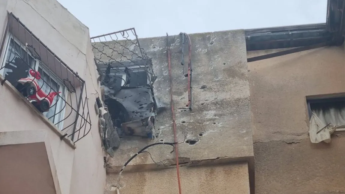 Potop de bombe peste Israel. O rachetă a trecut de Iron Dome şi a lovit clădiri în centrul ţării VIDEO