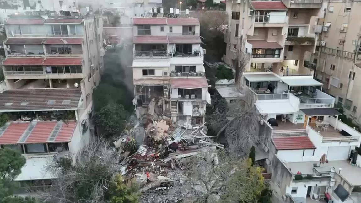 Rachetele Teheranului au lovit din nou devastator în Haifa după ce Israelul a bombardat 12 oraşe iraniene