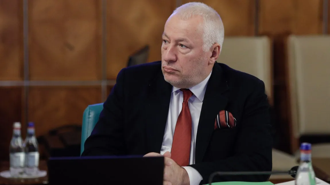 Iulian Fota, amendat cu 1.000 de lei şi lăsat fără permis. Fostul consilier prezidenţial a făcut scandal cu poliţiştii VIDEO