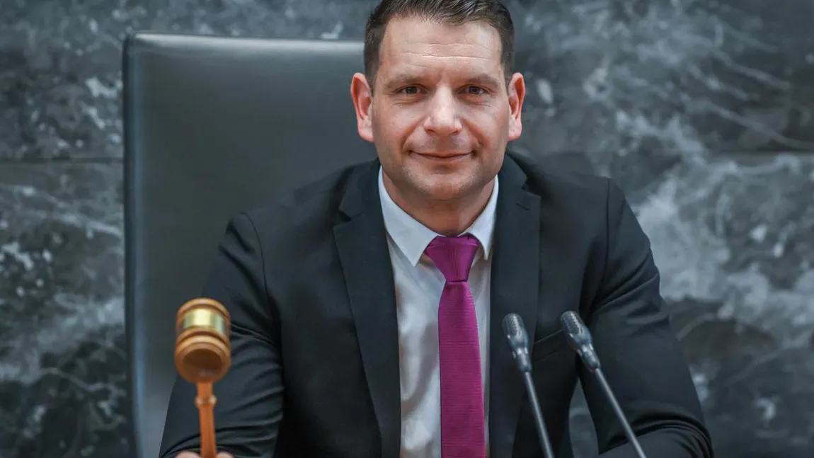 Președintele Parlamentului unei țări din UE cere referendum pentru ieșirea din NATO și OMS. De ce nu încearcă și retragerea din UE