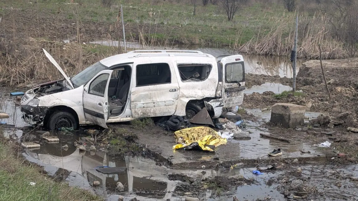 UPDATE Accident grav pe A2, după ce o mașină a zburat de pe carosabil. O persoană a murit, iar alte două sunt rănite și primesc îngrijiri la fața locului
