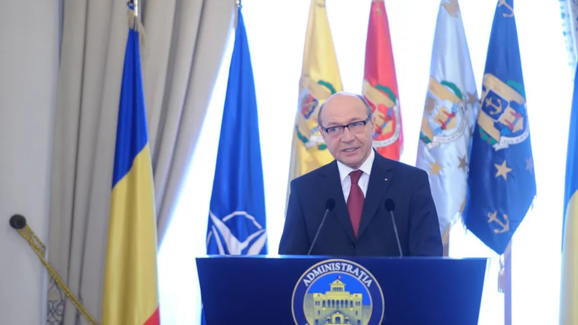 Traian Băsescu, după anunţul lui Trump privind ieşirea SUA din NATO: 