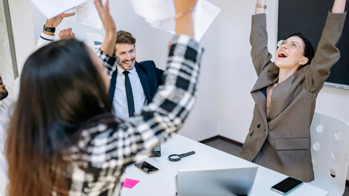 Nu e glumă! Bonusuri de până la 4.000 de euro pentru 13.000 de salariați! Cine sunt norocoșii