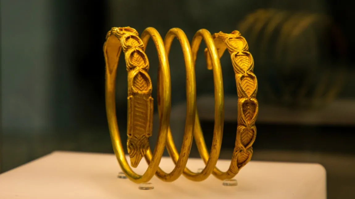 Cea de-a treia brățară dacică furată din Muzeul Drents ar putea deveni „monedă de schimb” în negocieri