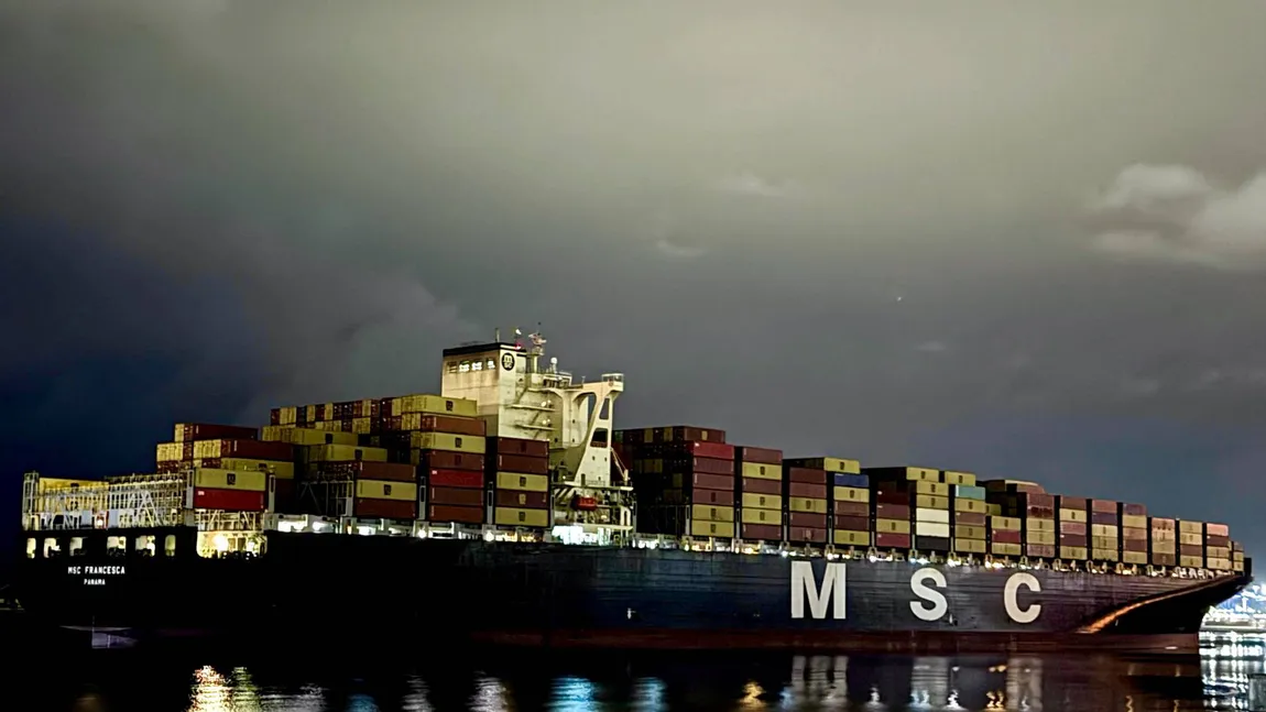 Patru români se află la bordul unei nave sechestrate de Iran. Anunțul MAE