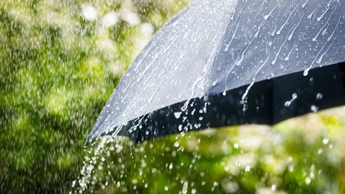 Vreme rece, cu ploi, lapoviță și ninsori în următoarele zile. Prognoza meteo ANM în perioada 28 aprilie-25 mai 2026