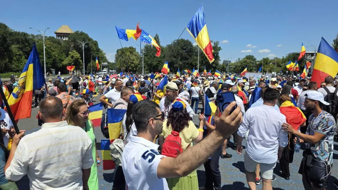 Protest cu mii de sindicaliști în Piața Victoriei. Participanții contestă reformele care afectează salariile