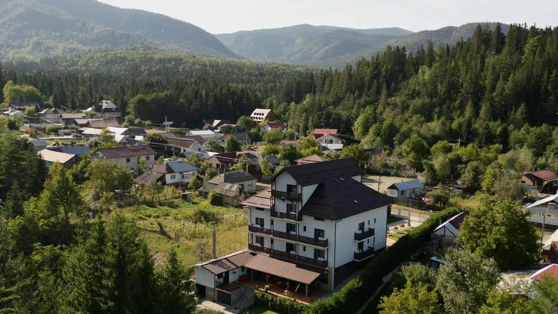 Stațiunea cu cel mai curat aer din România. Este tot mai căutată de turiști și se află la doar trei ore de București