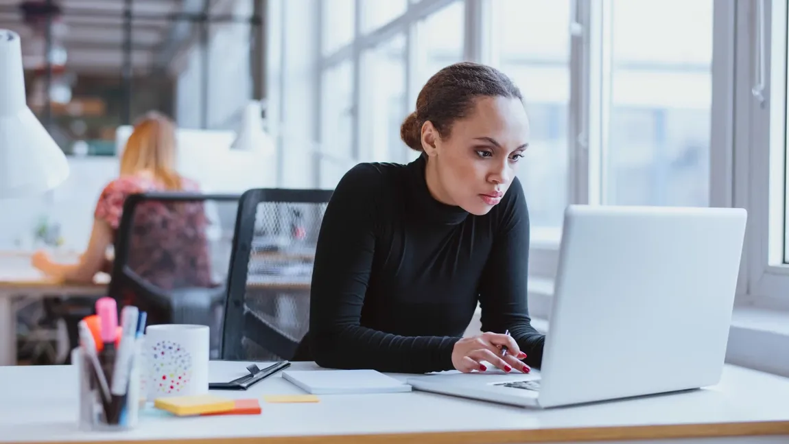 Vestea momentului pentru IT-iștii români: Compania care recrutează angajați pe bandă
