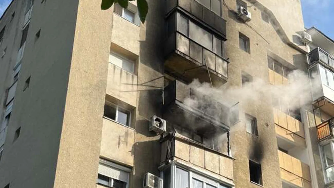 Incendiu într-un bloc cu 8 etaje din Arad: 25 de persoane s-au autoevacuat, o femeie a primit îngrijiri medicale