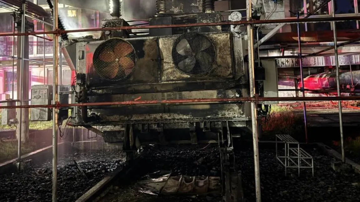 Alertă în Bucureşti! Două transformatoare ale CET Vest au luat foc, nor toxic şi curent întrerupt, a fost emis Ro-Alert FOTO şi VIDEO