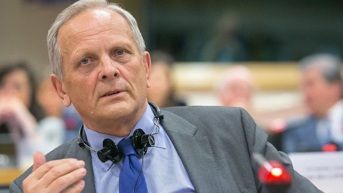 Theodor Stolojan îi cere președintelui Nicușor Dan să urgenteze numirea premierului, după ce acesta a afirmat că va nominaliza un prim-ministru doar dacă va avea majoritate în Parlament: 
