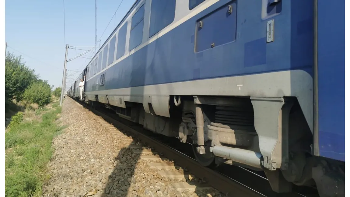 Tragedie la marginea Capitalei. Doi soți care se aflau pe o trotinetă, spulberați de un tren aflat în probe