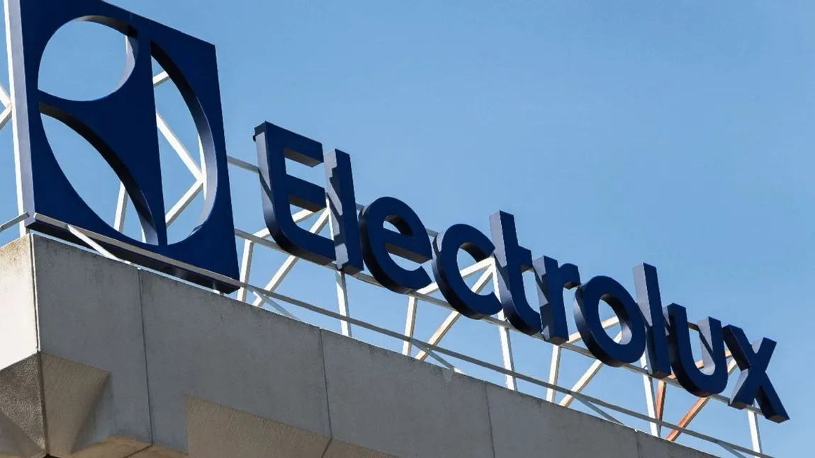 Electrolux a anunțat concedierea a 1.700 de angajați. Oamenii sunt șocați: „Ne vine să plângem. Au fost scene de panică”