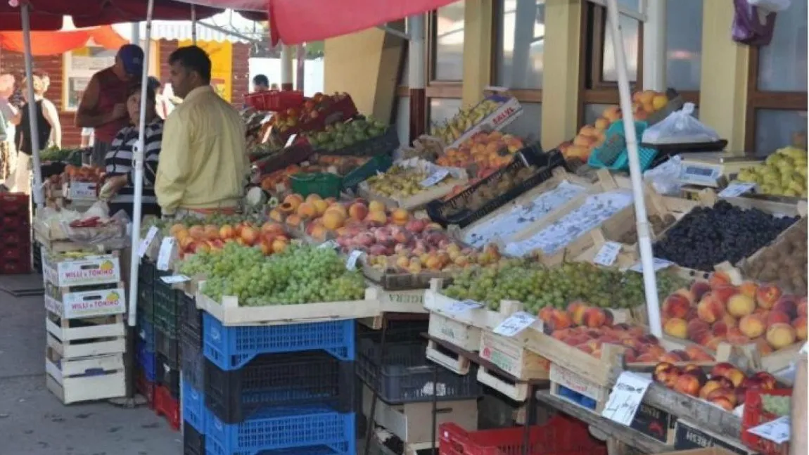 Fructele de vară, mai scumpe și mai puține. Motivul pentru care întârzie livrările pe tarabe
