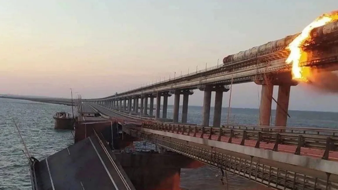 Ucraina a lovit două nave rusești care păzeau podul Kerci. Marina ucraineană: 