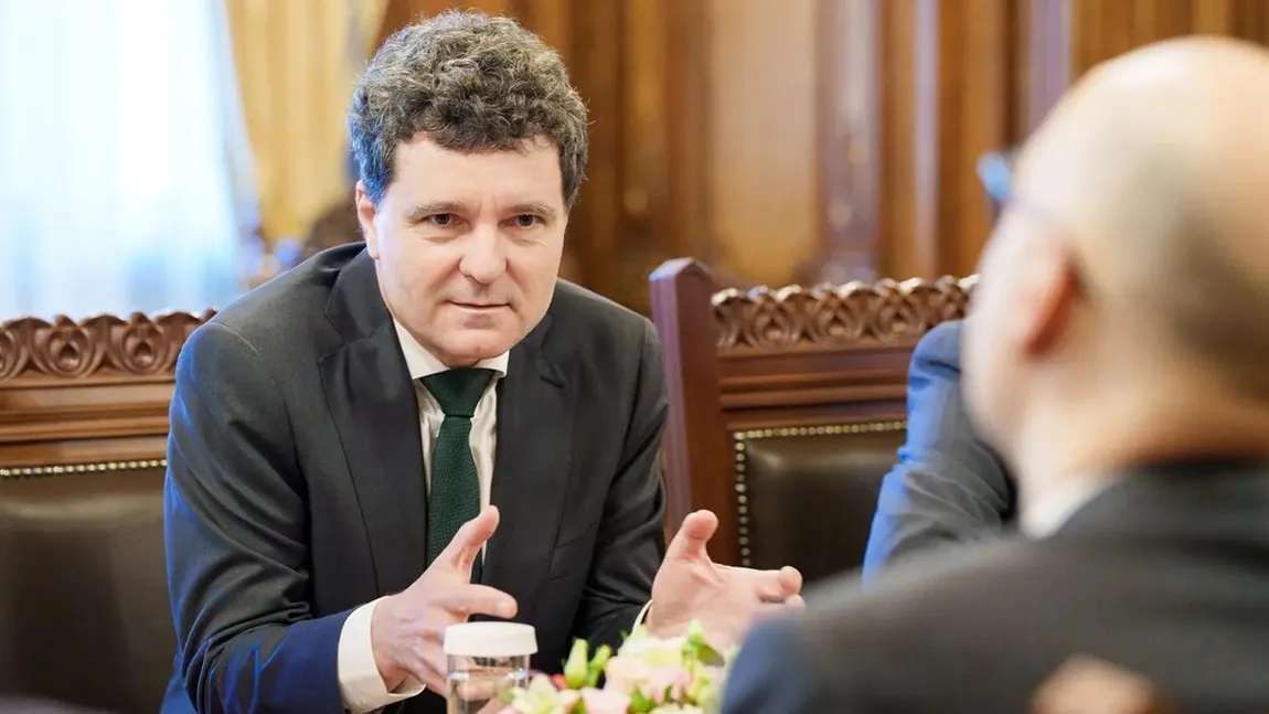 EXCLUSIV Mutare neașteptată pe scena politică: cine ar fi în cărți pentru șefia Guvernului. Numele premierului favorit al lui Nicușor Dan