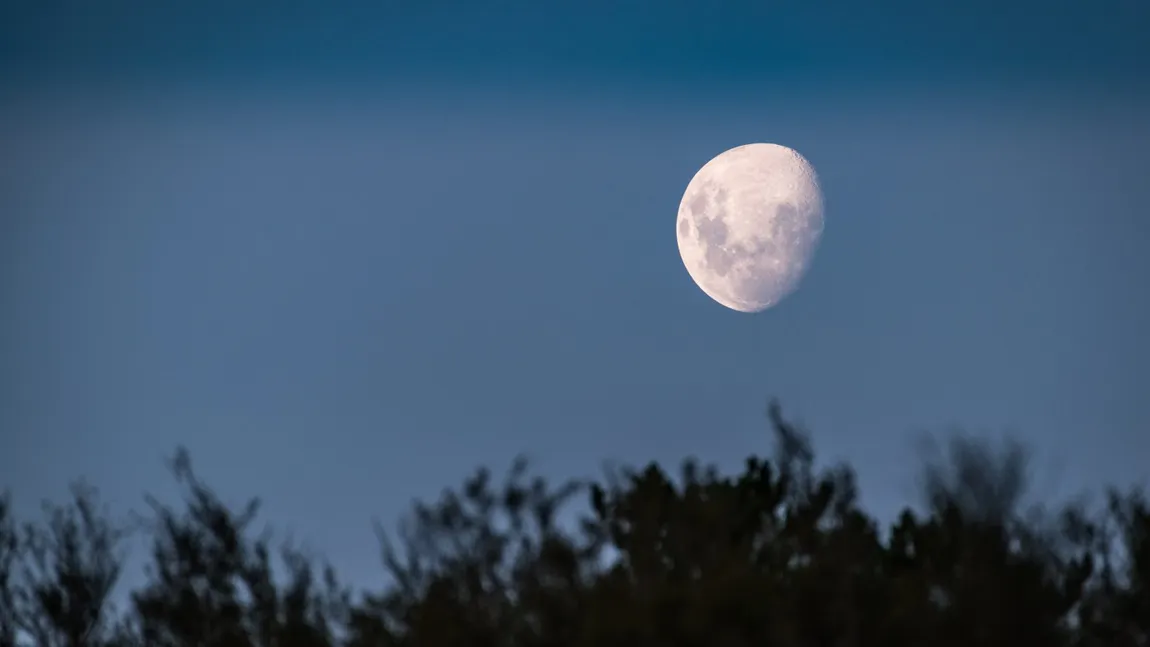 Luna albastră din 31 Mai poate schimba radical destinul unor zodii. Cum afectează fenomenul rar de la finalul lunii destinul acestor nativi