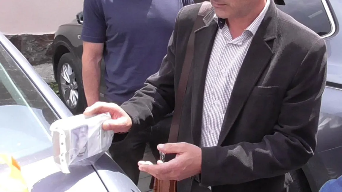 Cine este primarul prins în flagrant de Parchetul condus de Kovesi când primea 150.000 de lei mită: „I-am cerut să demisioneze din toate funcțiile pe care le deține în partid”