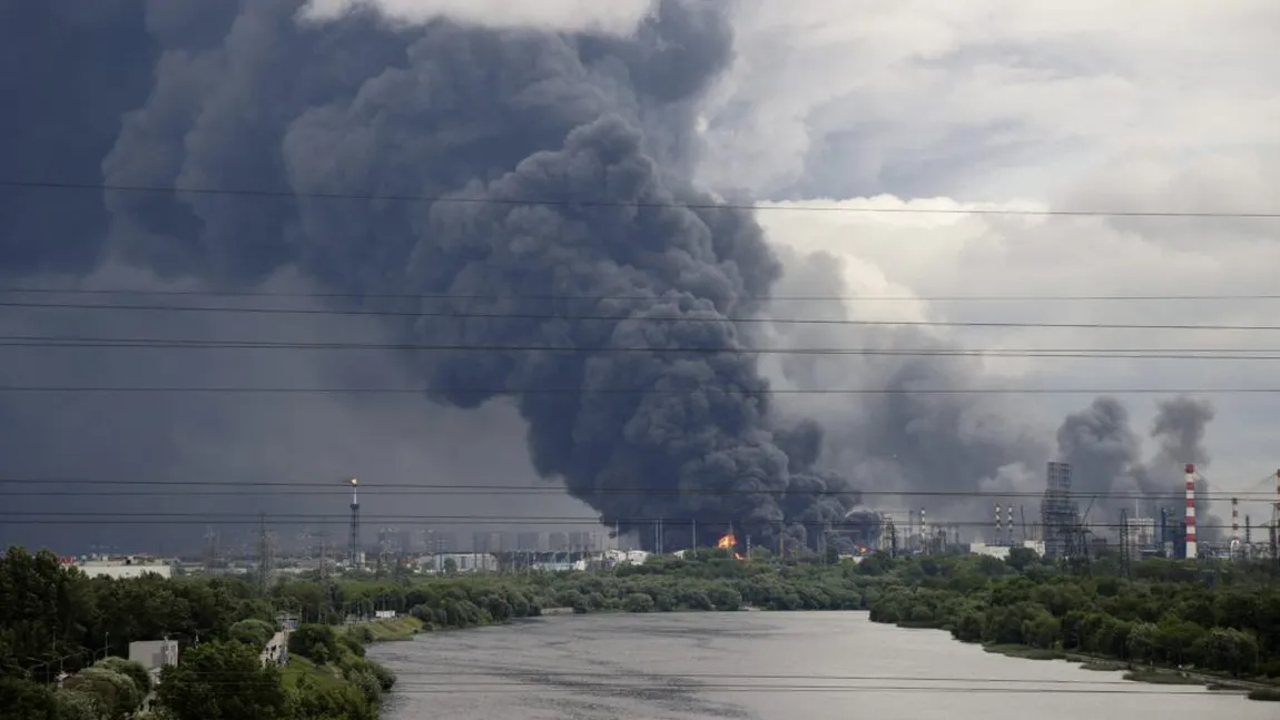Rusia, sub un val de drone ucrainene. Moscova anunță unul dintre cele mai mari atacuri de până acum