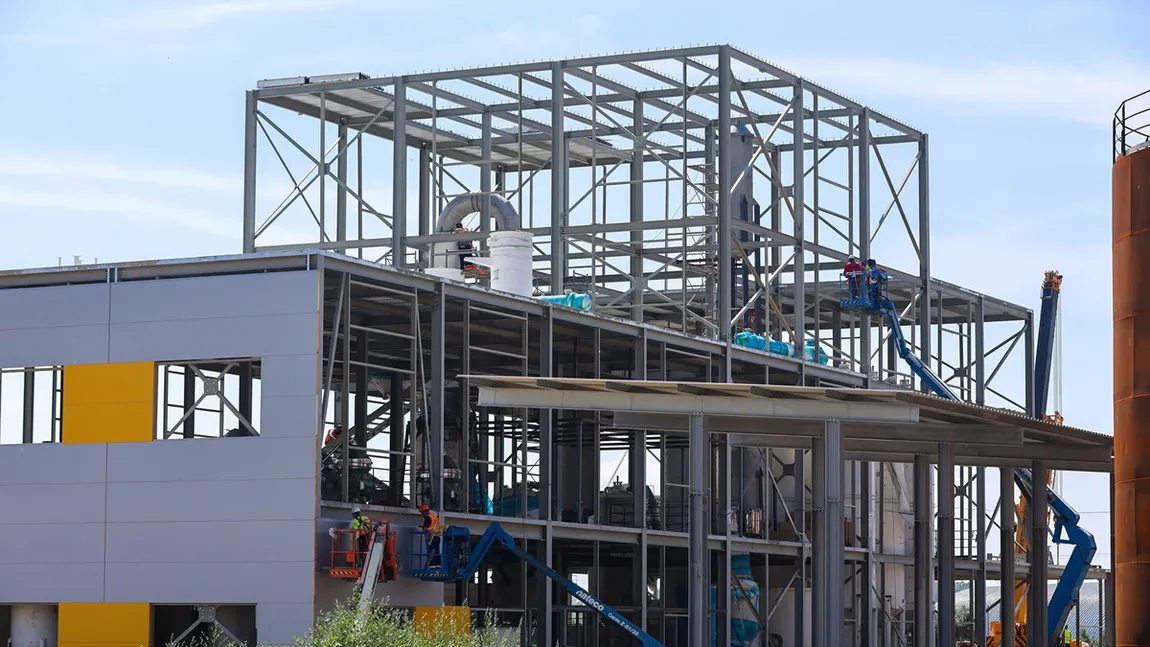 Orașul din România unde se construiește o fabrică de 36 de milioane de euro. Angajările vor curge pe bandă rulantă