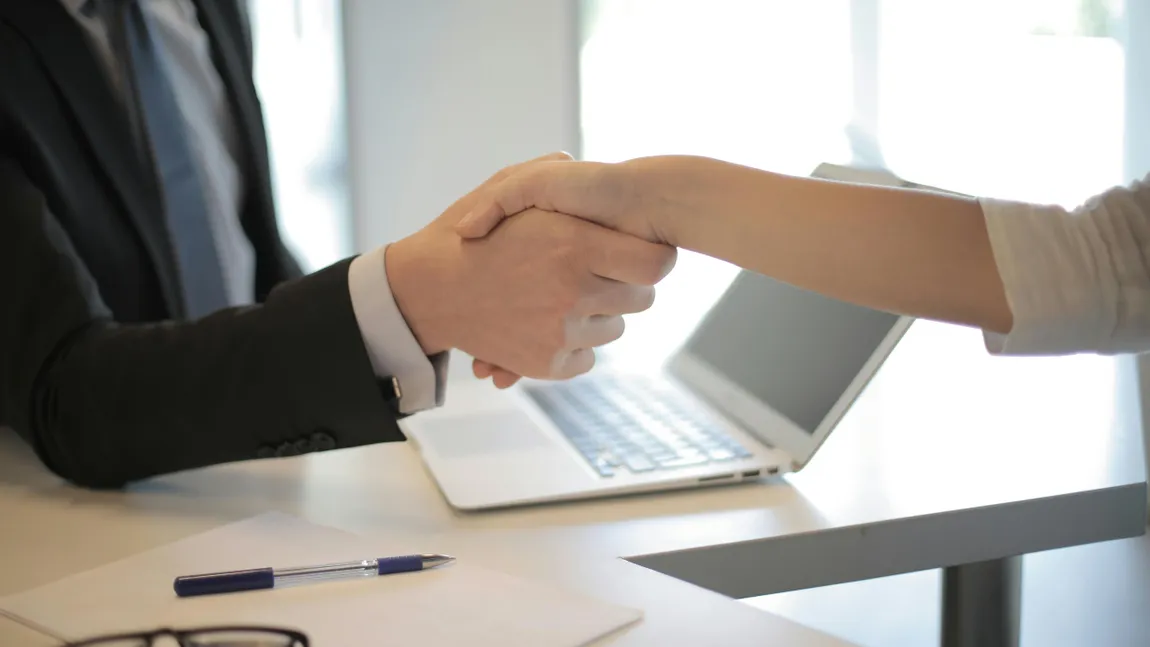 Ai firmă și angajezi elevi sau studenți aflați în vacanță? Primești un stimulent financiar important din partea statului!