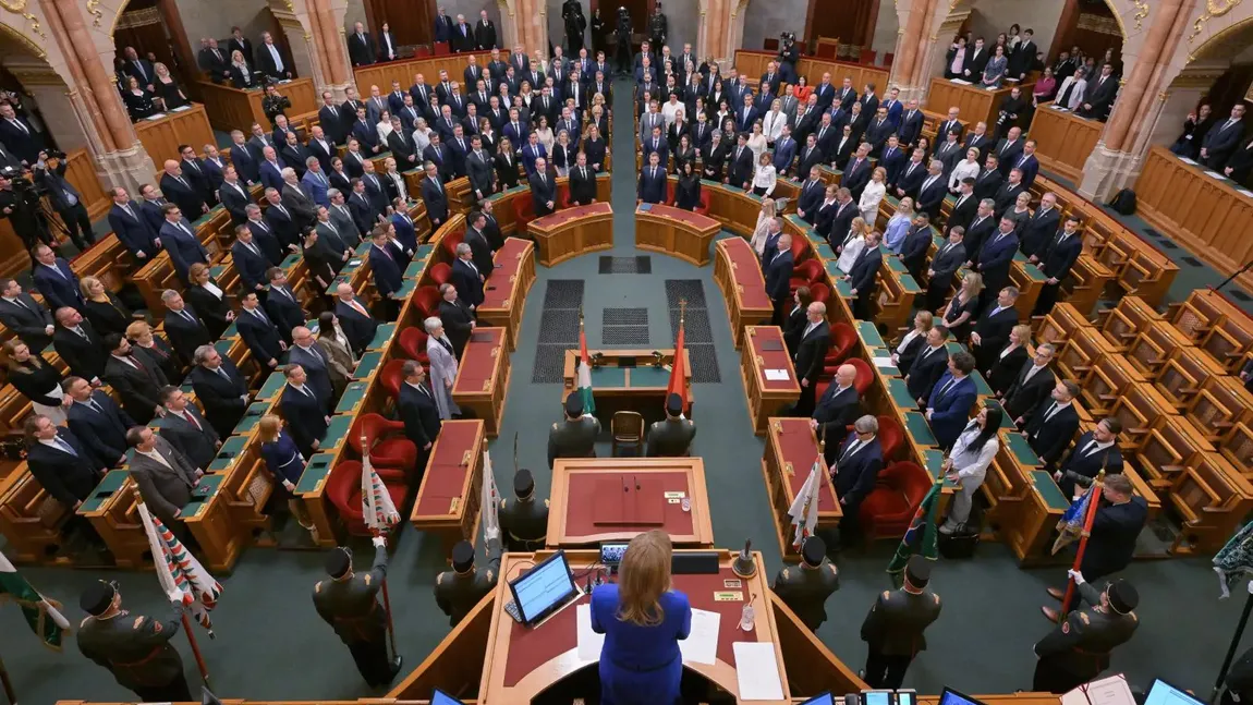 Țara europeană în care deputații au acceptat reducerea salariului cu 40%