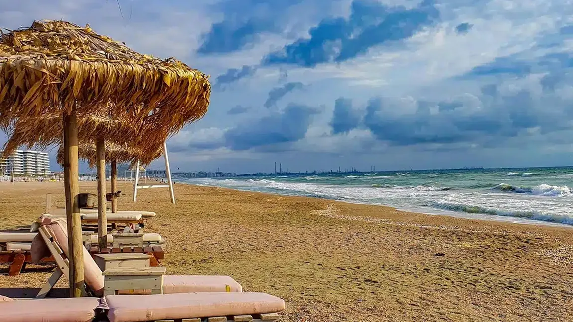 Situație critică pe litoral! Stațiunile Mamaia și Vama Veche au fost complet evacuate, iar peste 1000 de persoane au părăsit Costinești, Eforie și Tuzla