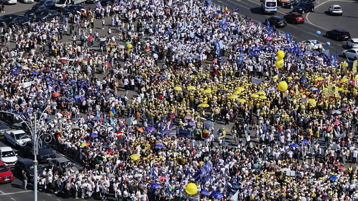 Profesorii ies în stradă. Aproximativ 20.000 de angajați din educație protestează astăzi împotriva legii salarizării
