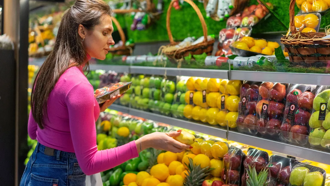 Marile lanțuri de supermarketuri au avut, anul trecut, cu 680 de angajați mai puțin decât în 2024. De unde au plecat acasă cei mai mulți oameni