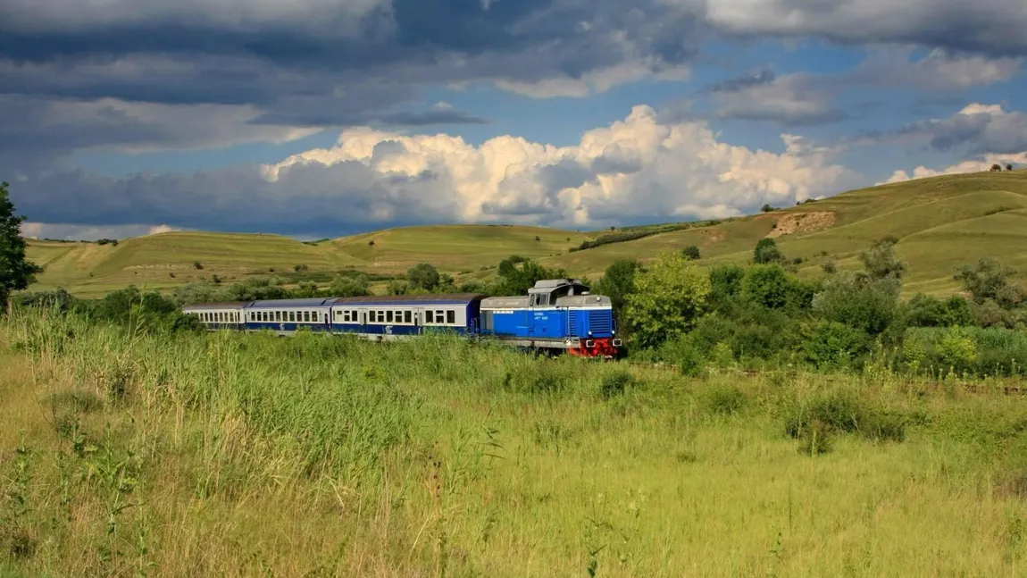 Trenul Budapesta – București s-a oprit în câmp. Locomotiva s-a stricat la Caracal