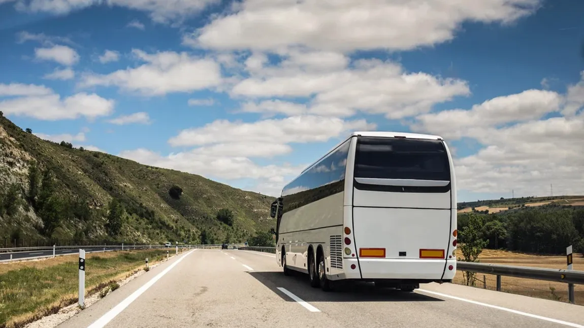 60 de elevi români, jefuiți în excursia din Franța. Hoții le-au furat actele, banii și bagajele. Cum a fost posibil