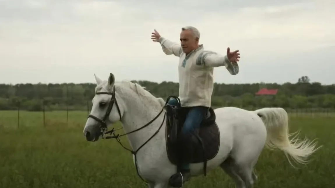 Călin Georgescu continuă turul târgurilor regizate, duminică, la Călugăreni. Suveranistul vrea organizarea lor sâmbăta, fiindcă duminica este „pentru Dumnezeu și pentru familie”