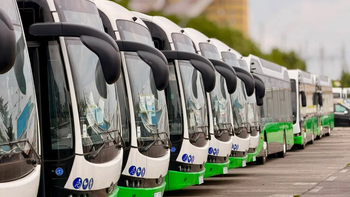Primăria Bacău nu poate scoate pe stradă microbuzele electrice luate prin PNRR pentru că Guvernul nu îi deblochează posturile pentru șoferi