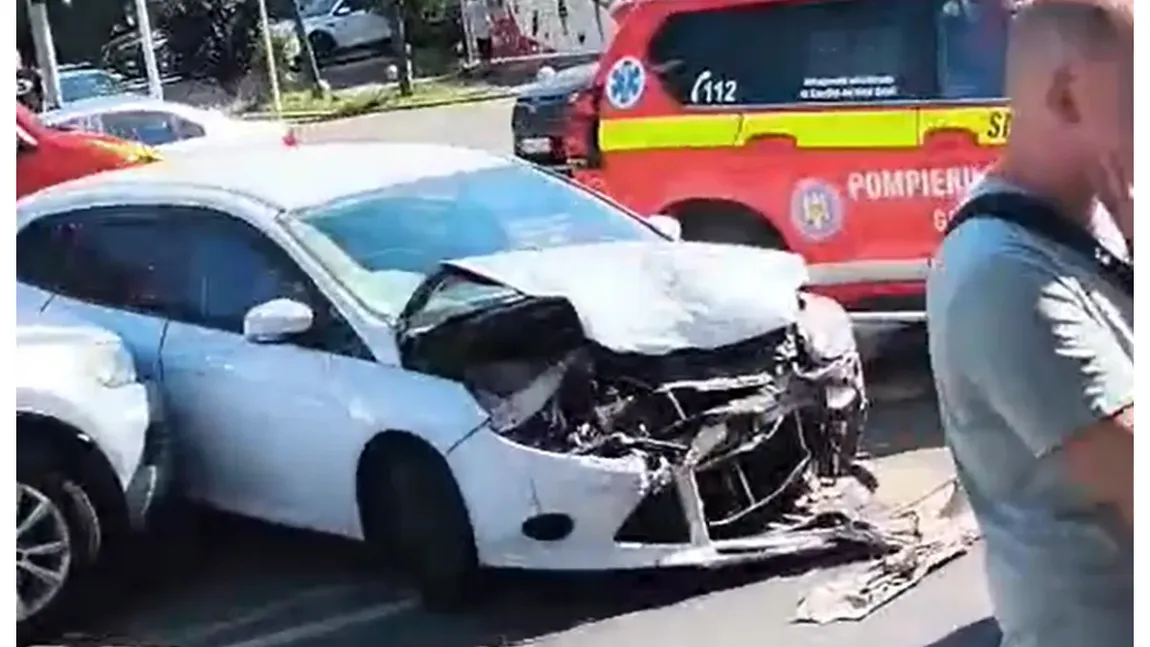 Un bărbat și-a lovit soția, cu mașina, pe o trecere de pietoni din Galați. El a ajuns la poliţie, ea la spital