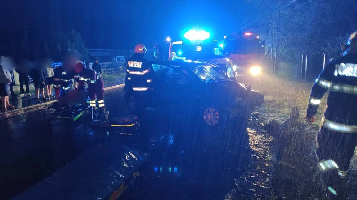 Val de accidente la final de august. Mașină răsturnată în Bragadiru, accident cu multe victime în Suceava